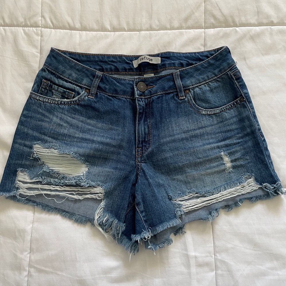 Refuge Denim Distressed Shorts Size 4